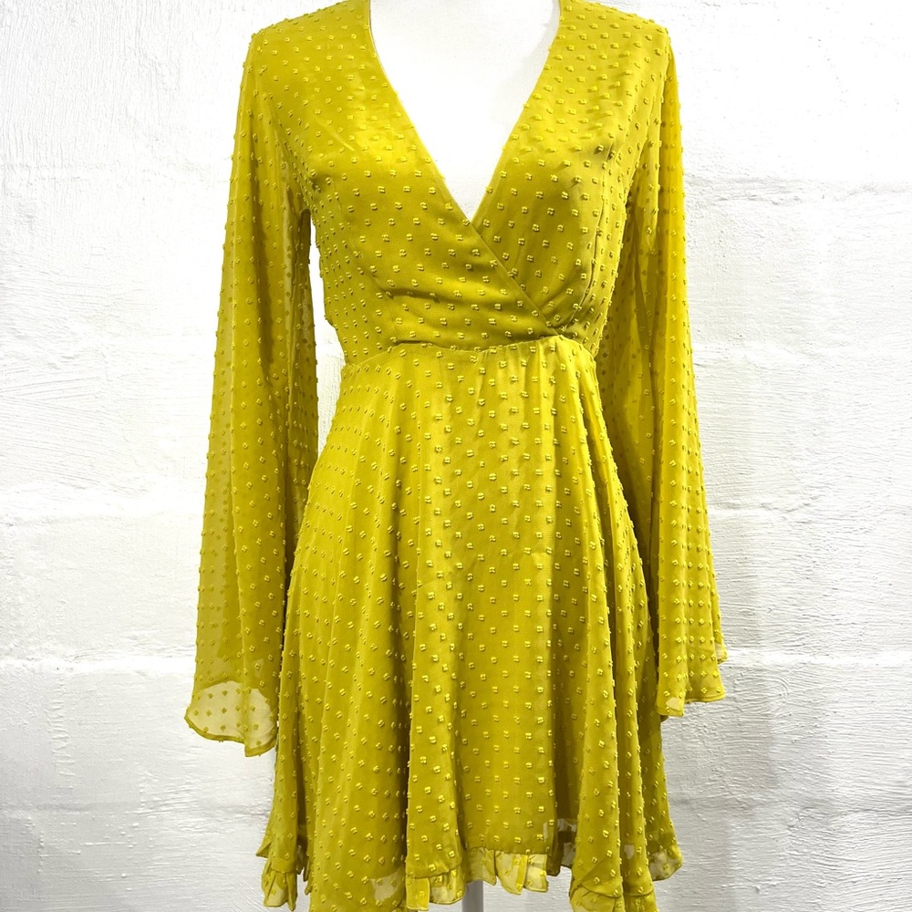 BOOHOO DOBBY CHIFFON WIDE SLEEVE SKATER DRESS NEW WITH TAG (203)